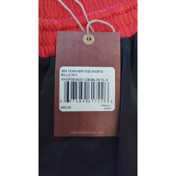 Chicago Bulls '75, '76,'84,'85 Mitchell & Ness Heritage Shorts Small - Picture 7 of 7